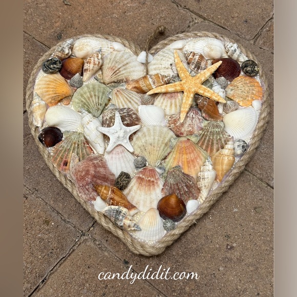 NWT Beautiful Handmade Beach Heart Sea Shell Wall Hanging By Candy Did It! - Picture 3 of 3